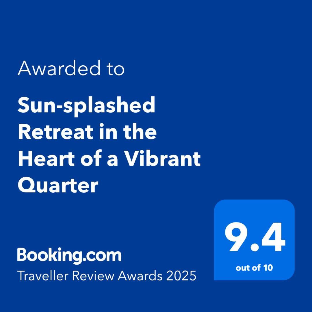 Sun-Splashed Retreat In The Heart Of A Vibrant Quarter Будапеща Екстериор снимка